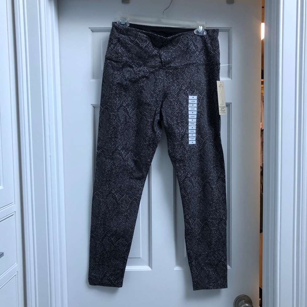 Knit lizard print leggings